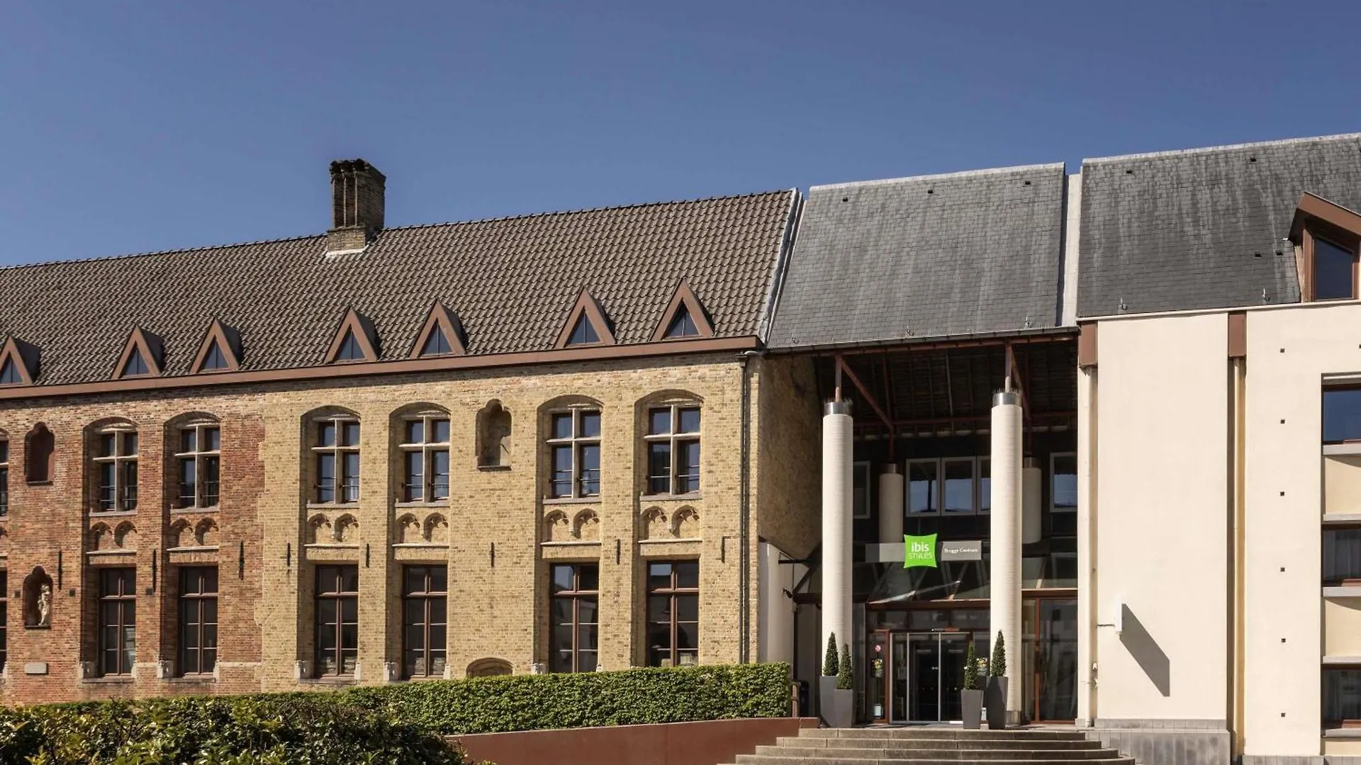 Staying Near Folklore Museum: 9 Central Bruges Hotels Compared