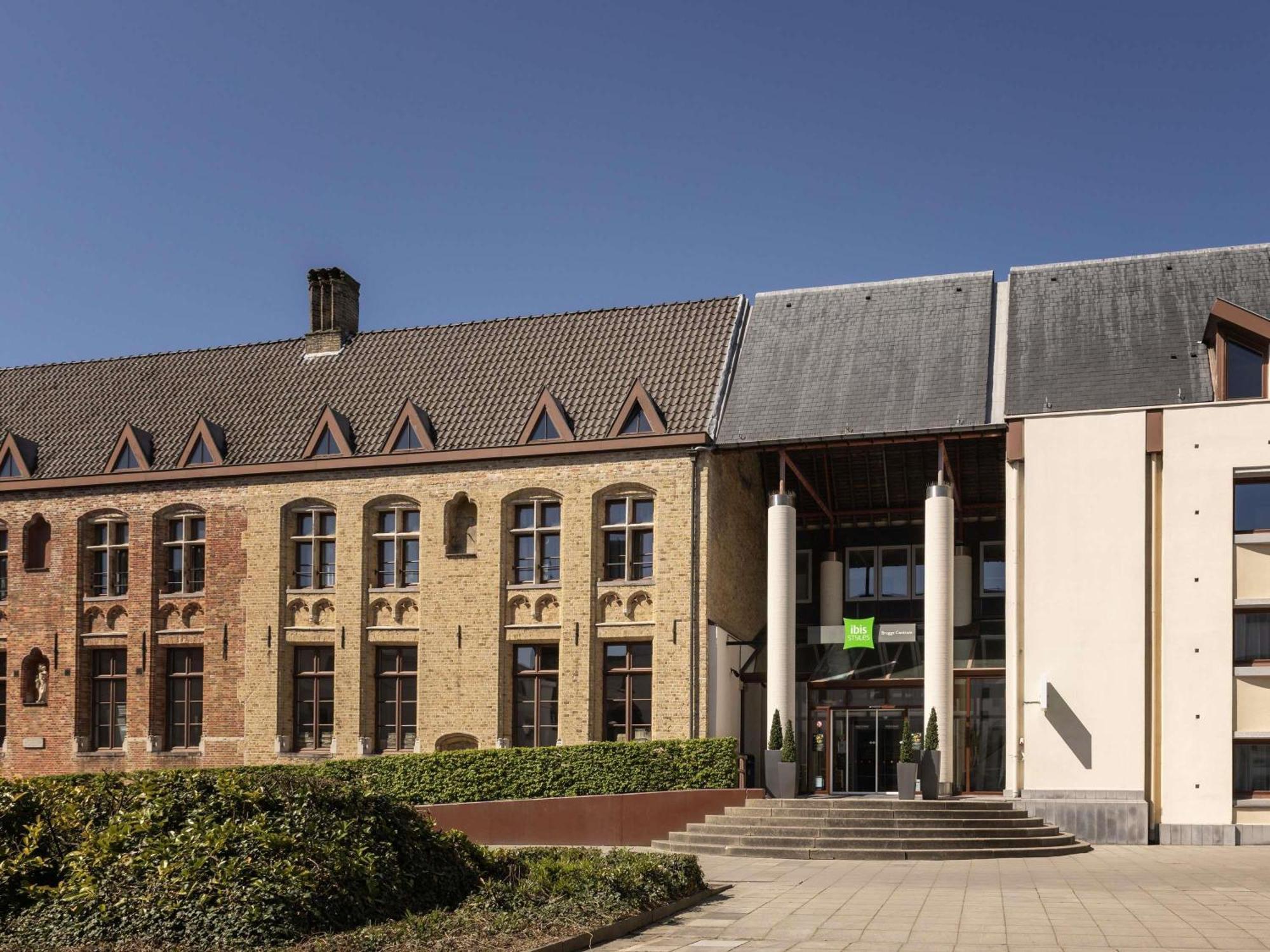 Staying Near Folklore Museum: 9 Central Bruges Hotels Compared